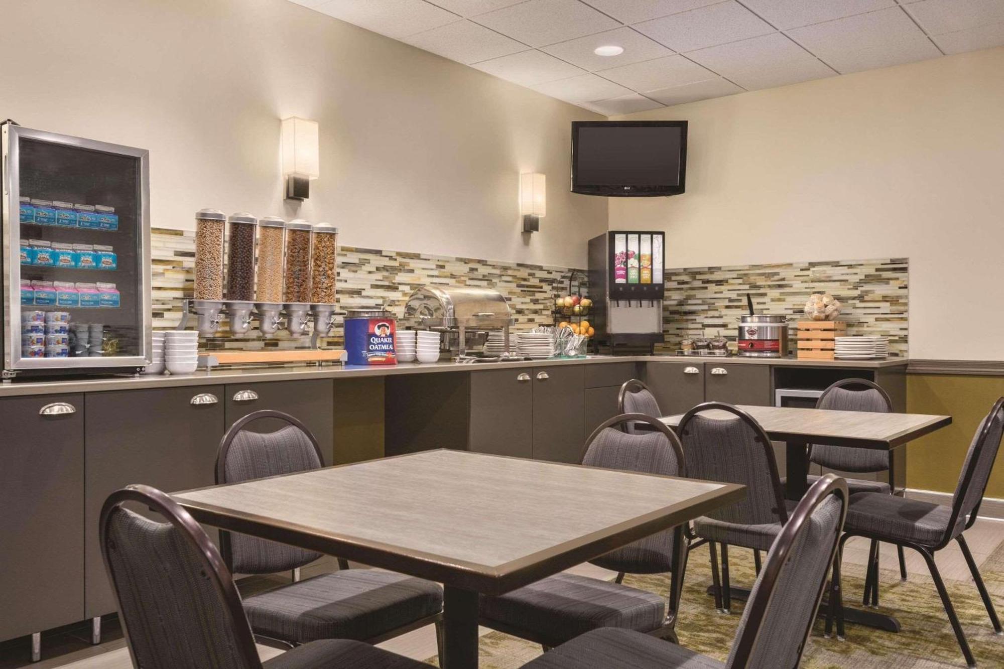 Country Inn & Suites By Radisson, Fergus Falls, Mn Экстерьер фото