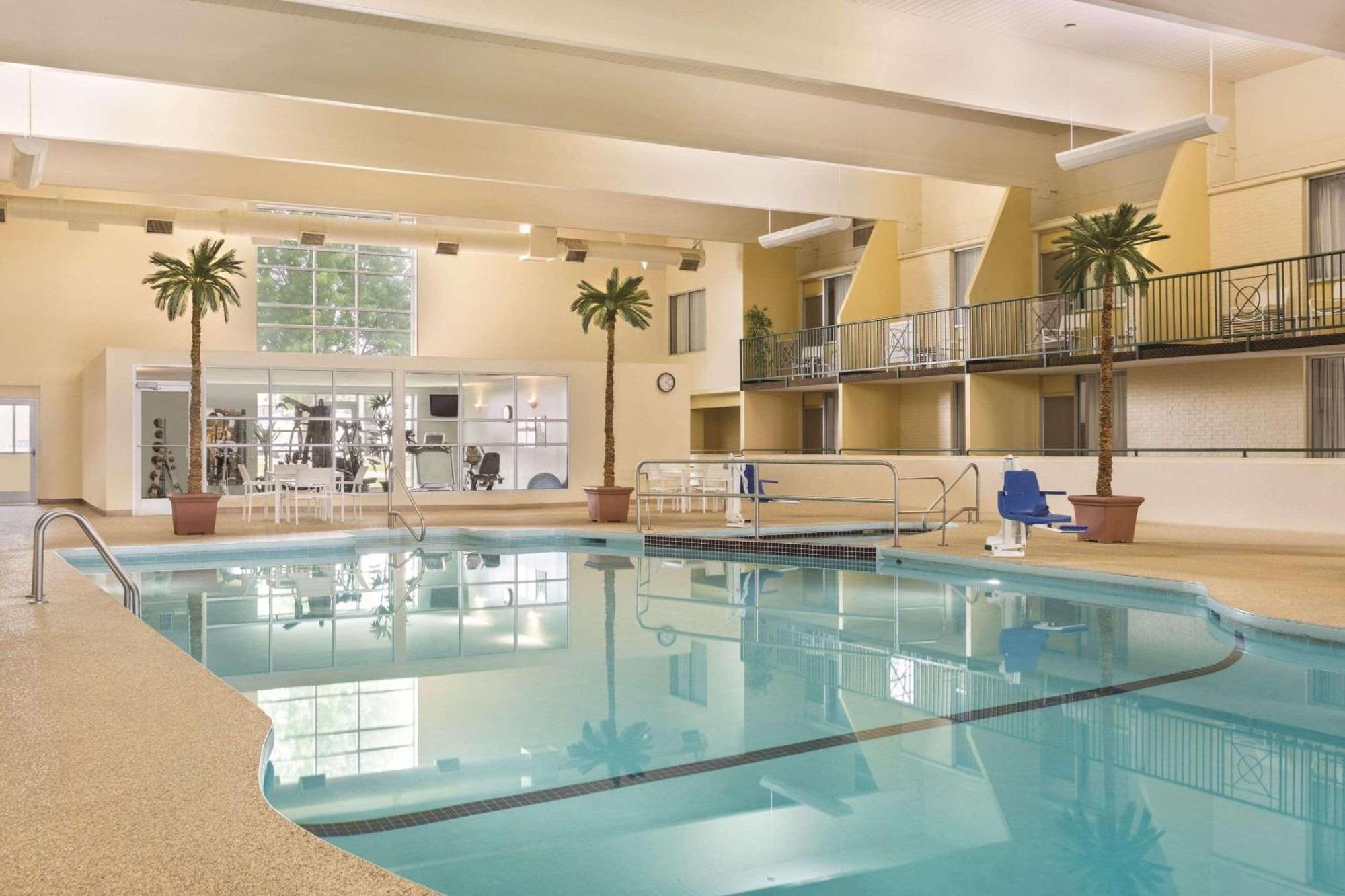 Country Inn & Suites By Radisson, Fergus Falls, Mn Экстерьер фото
