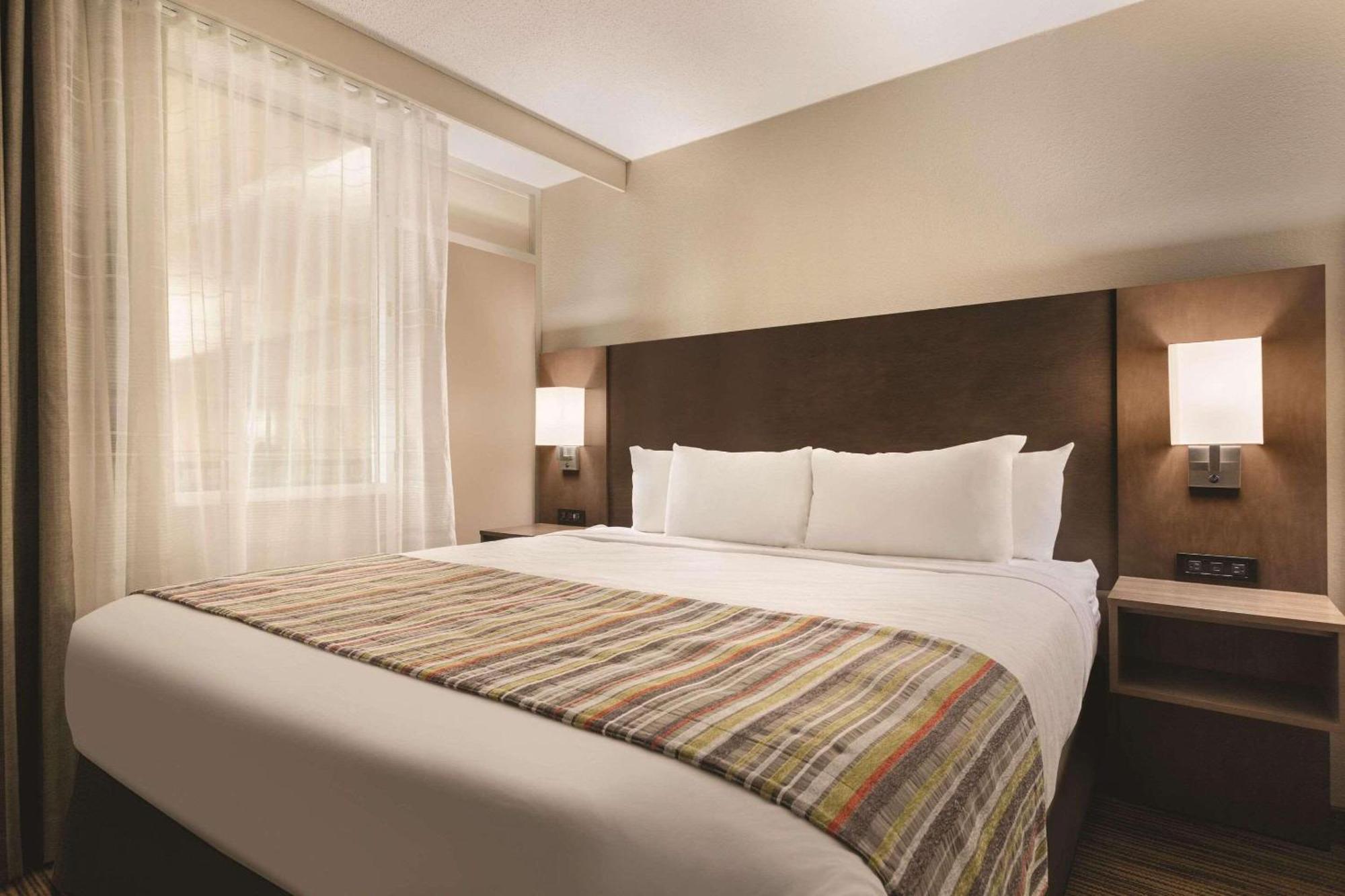 Country Inn & Suites By Radisson, Fergus Falls, Mn Экстерьер фото